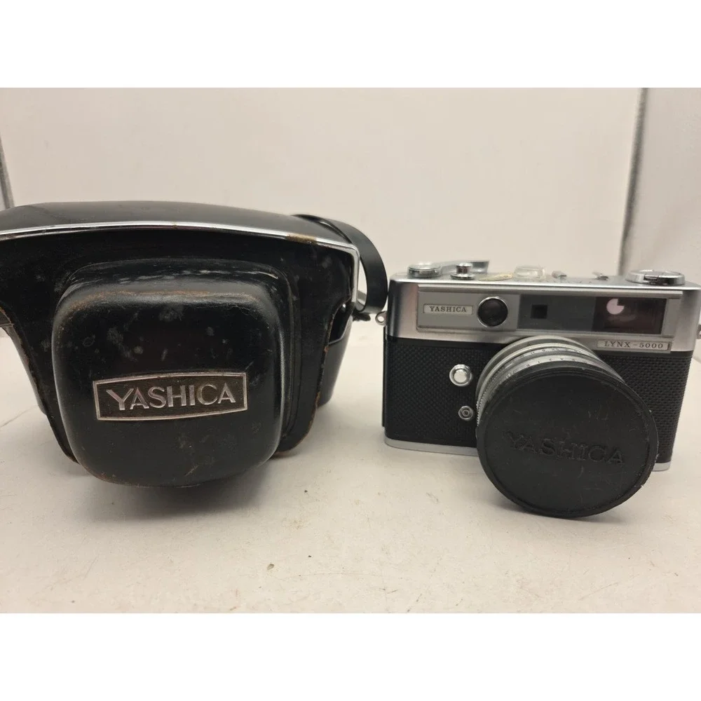 Yashica Lynx-5000 35mm Film Camera 45mm F1.8 & Case Partially Tested See NOTES